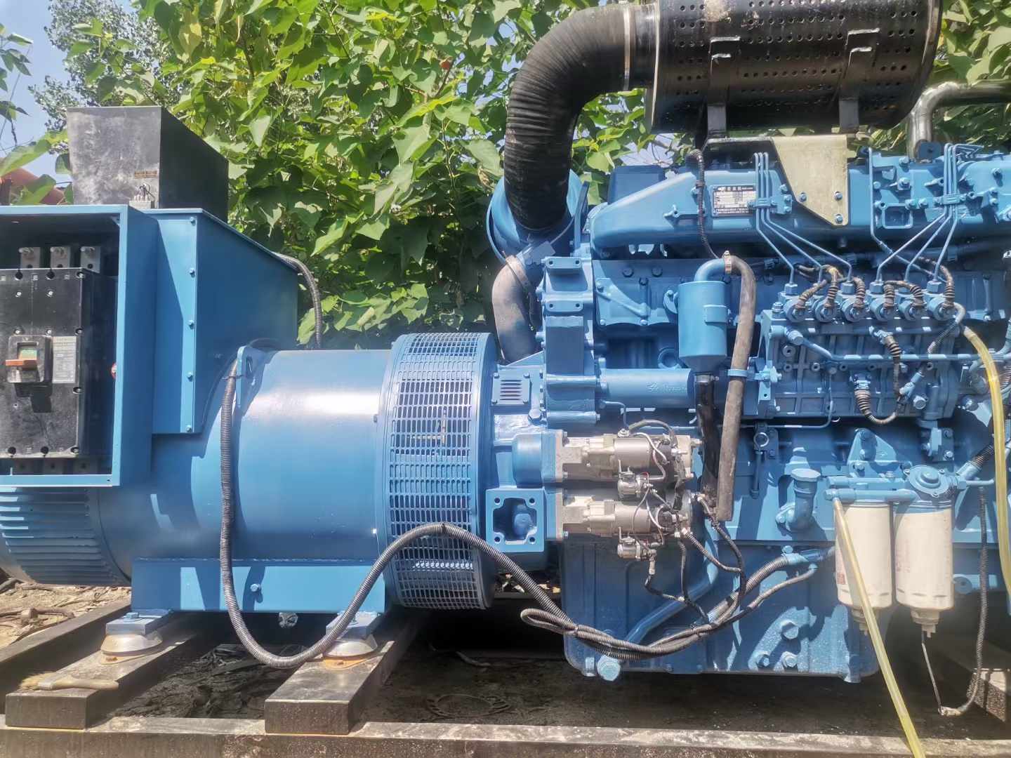 江口详细说明降低 800kW 柴油发电机输出电流波动的方法